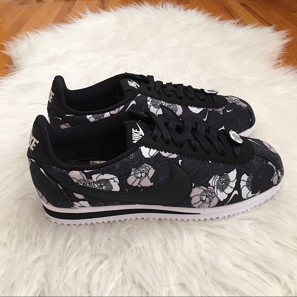 NEW Nike Classic Cortez LX Women’s Sneakers - Picture 4 of 7